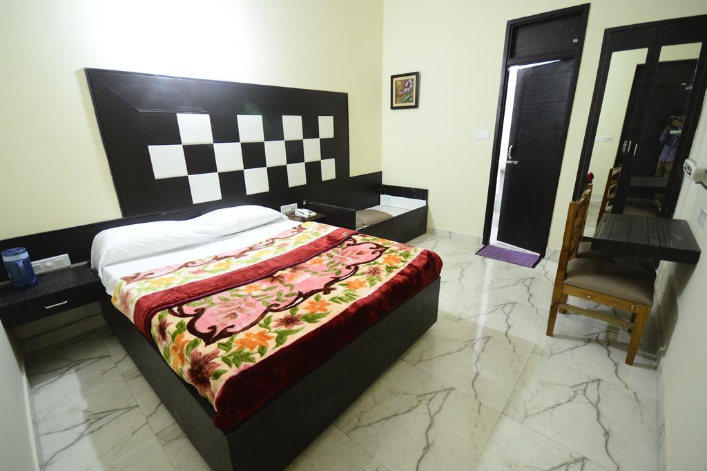 Hotel Mehra Inn Амрітсар Номер фото