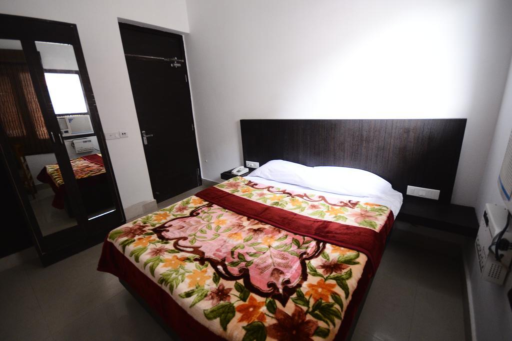 Hotel Mehra Inn Амрітсар Номер фото