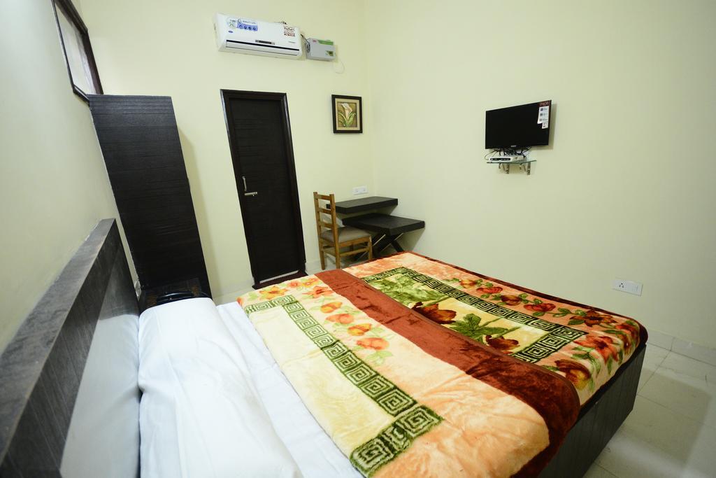 Hotel Mehra Inn Амрітсар Екстер'єр фото